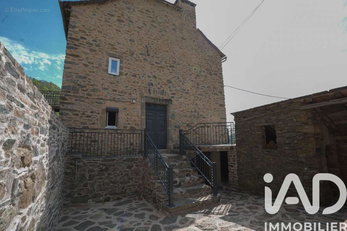 Maison 95 m² à Ayssenes  - photo 3