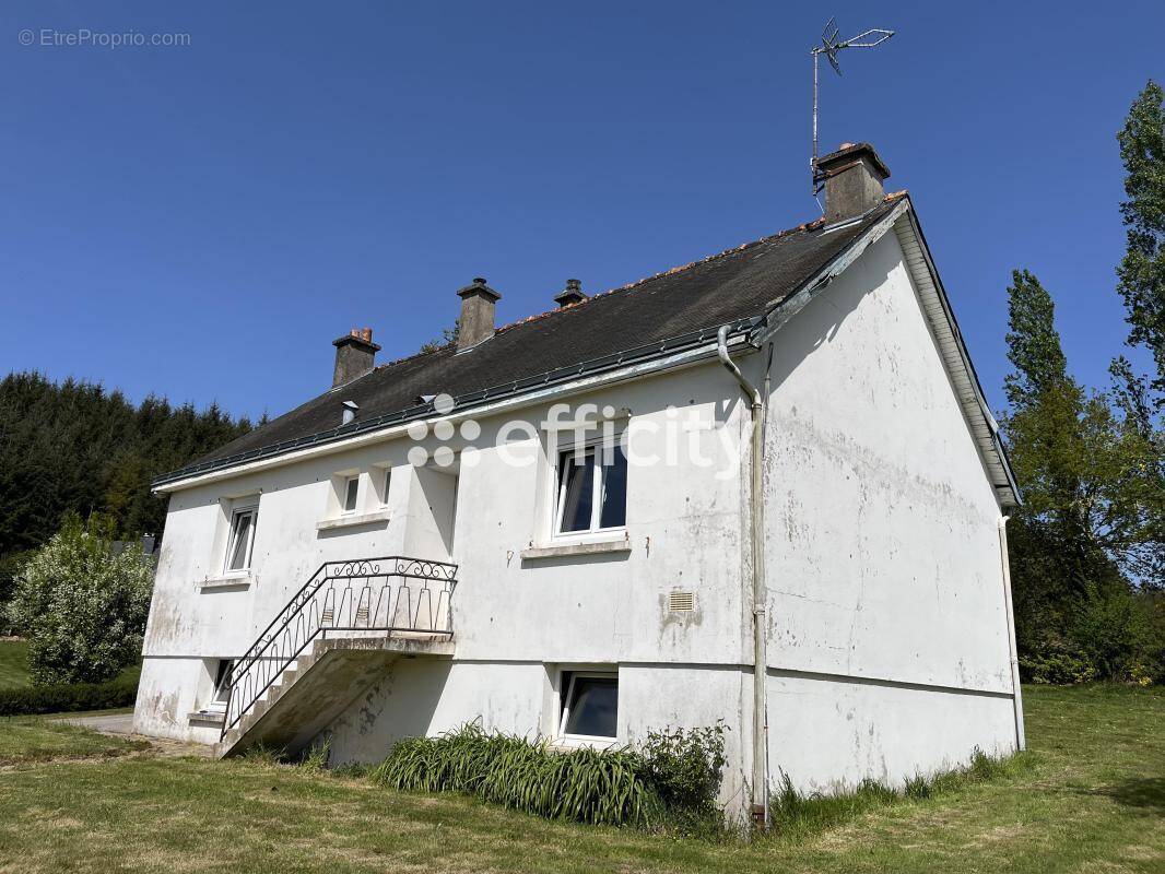 Maison à SEGLIEN