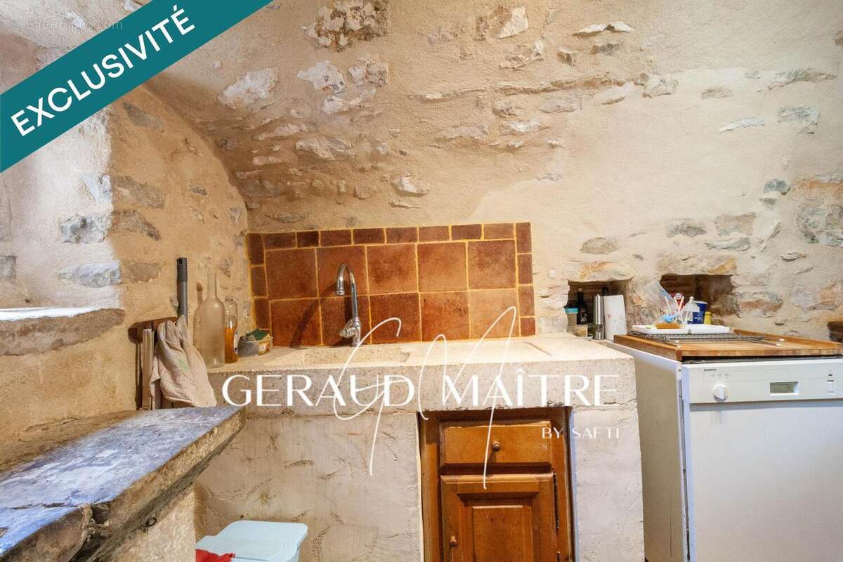 Maison 114 m² à Viala-Du-Pas-De-Jaux  - photo 4