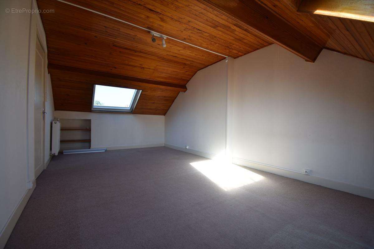 Maison à COSNE-COURS-SUR-LOIRE