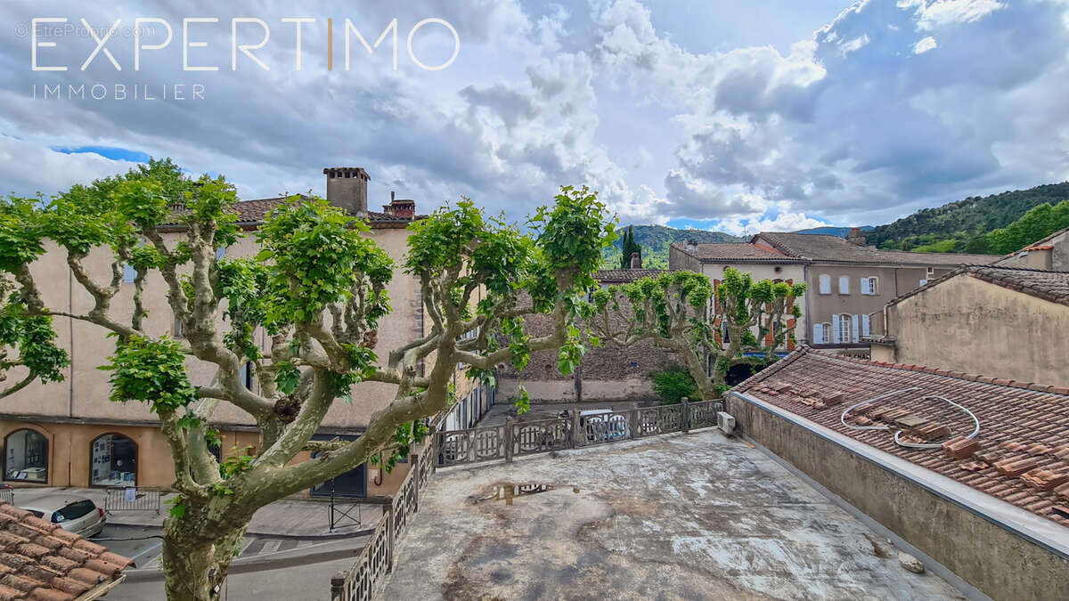 Appartement 104 m2 plein centre village, 3 chambres - photo 11