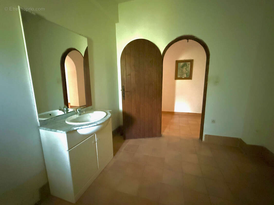 Maison à BOLLENE
