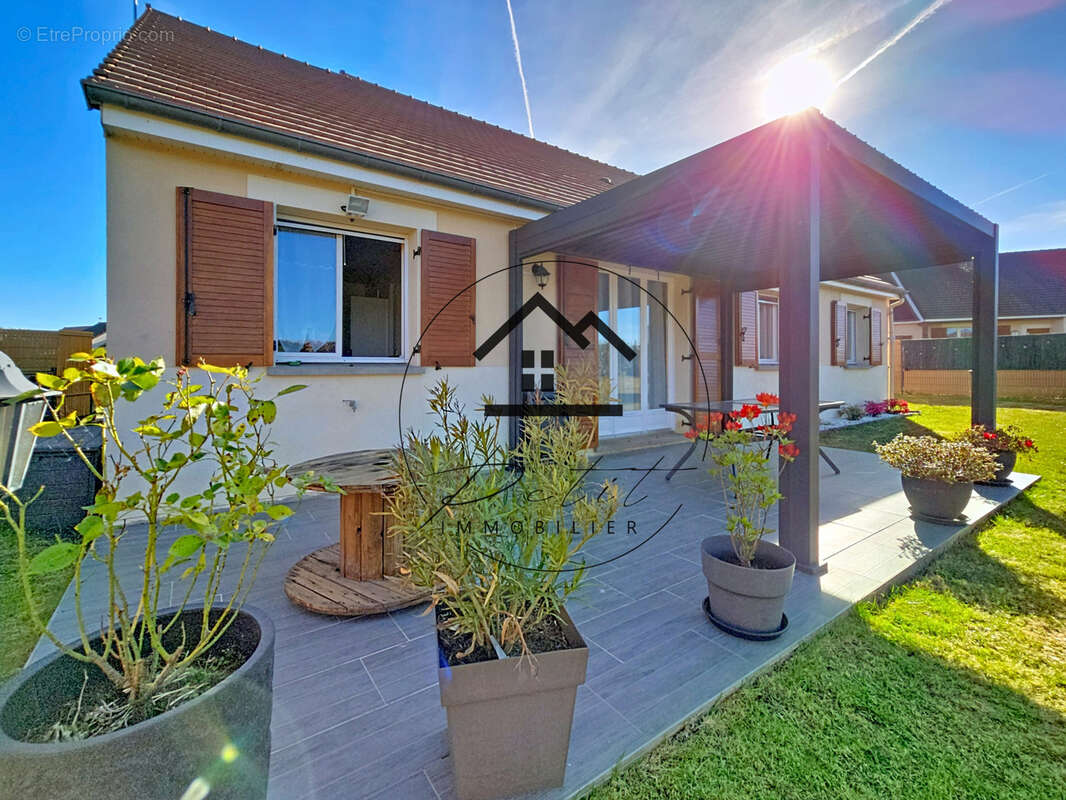 Maison à SAINT-VAAST-LES-MELLO