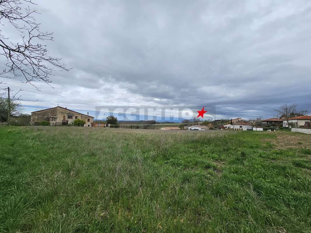 Terrain à POULAN-POUZOLS