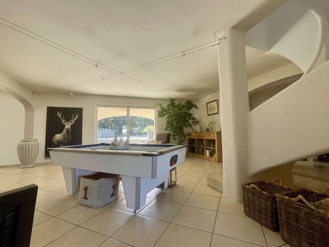 Maison à PERNES-LES-FONTAINES