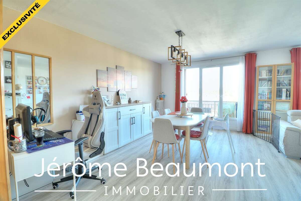 Appartement à EZANVILLE