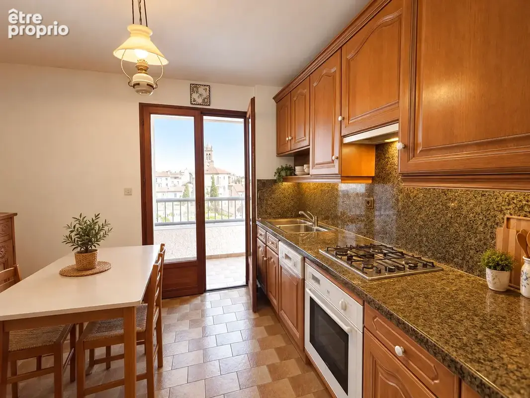 Bel appartement t3 traversant avec terrasse, garage et cave - centre-ville - photo 4