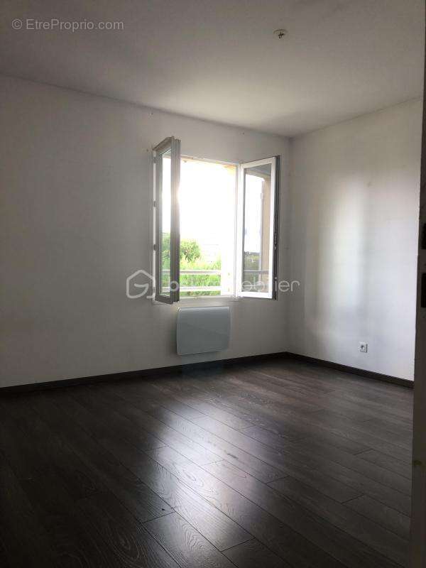 Maison à SAINT-PIERRE-LES-NEMOURS