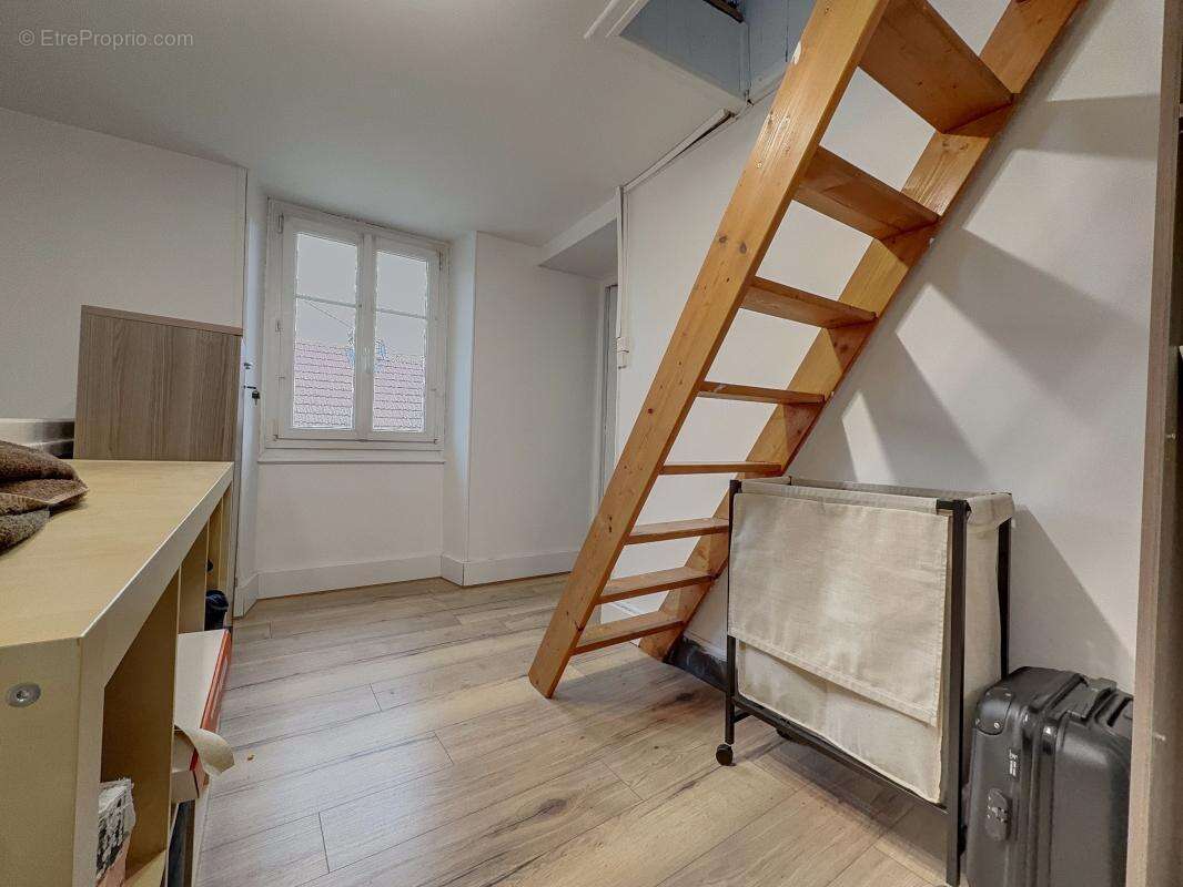 Maison à VILLECOMTE