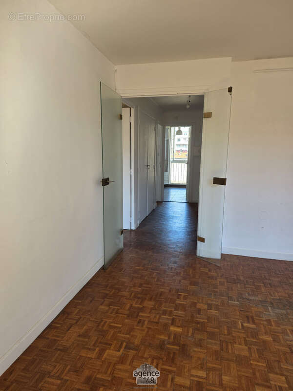 Appartement à MARSEILLE-3E