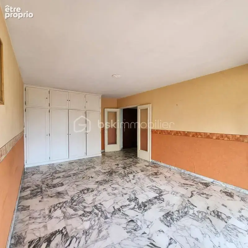 Grand 2 pièces avec terrasse de 19 m², aperçu mer, parking et cave - photo 3