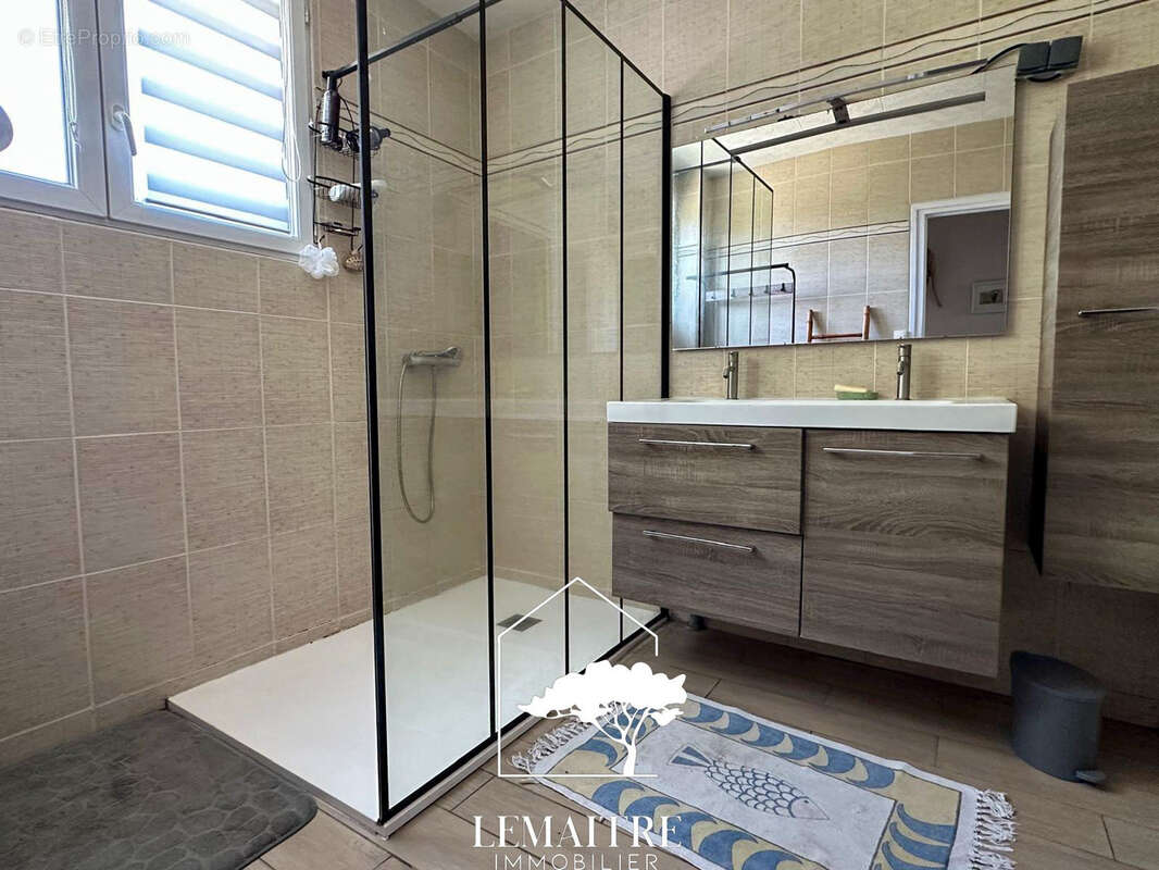 Maison à LES MATHES