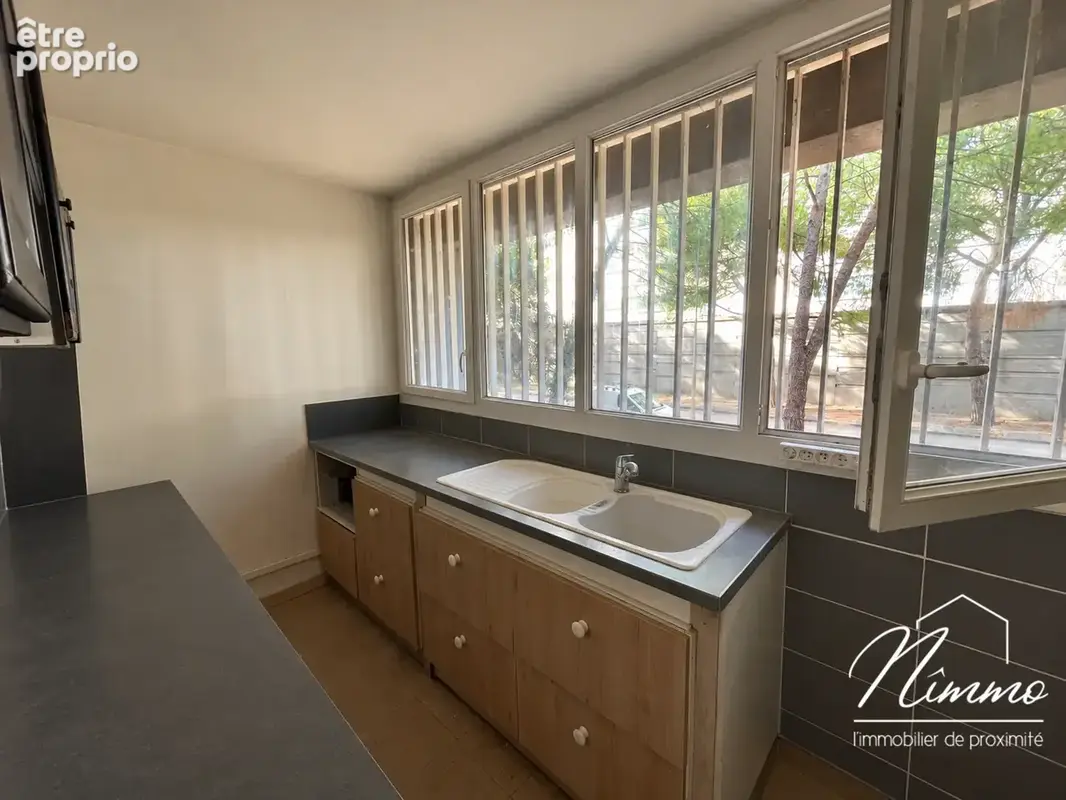 Nimes marcel rouviere appartement type 2 avec cave et parking en exclusivite - photo 2