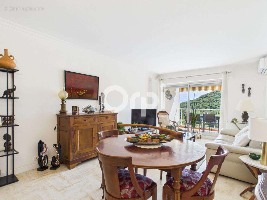 Appartement à MANDELIEU-LA-NAPOULE