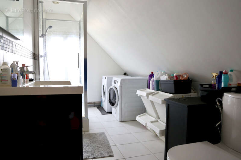 A vendre à Villers-Allerand une maison 160m2 : 5 chambres ; deux studios indepandants 35m2 et 55m2 ; - photo 12