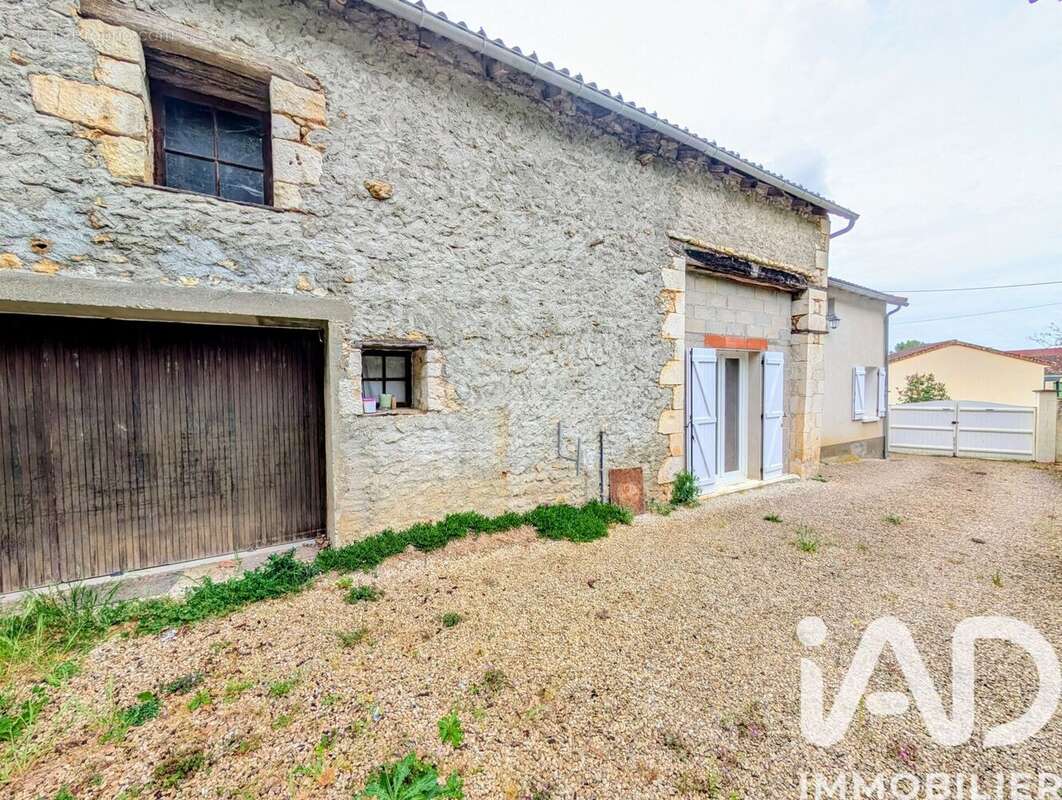 Photo 2 - Maison à CIVAUX