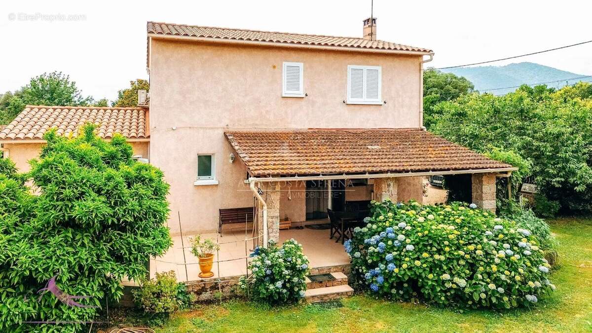 Maison à PRUNELLI-DI-FIUMORBO