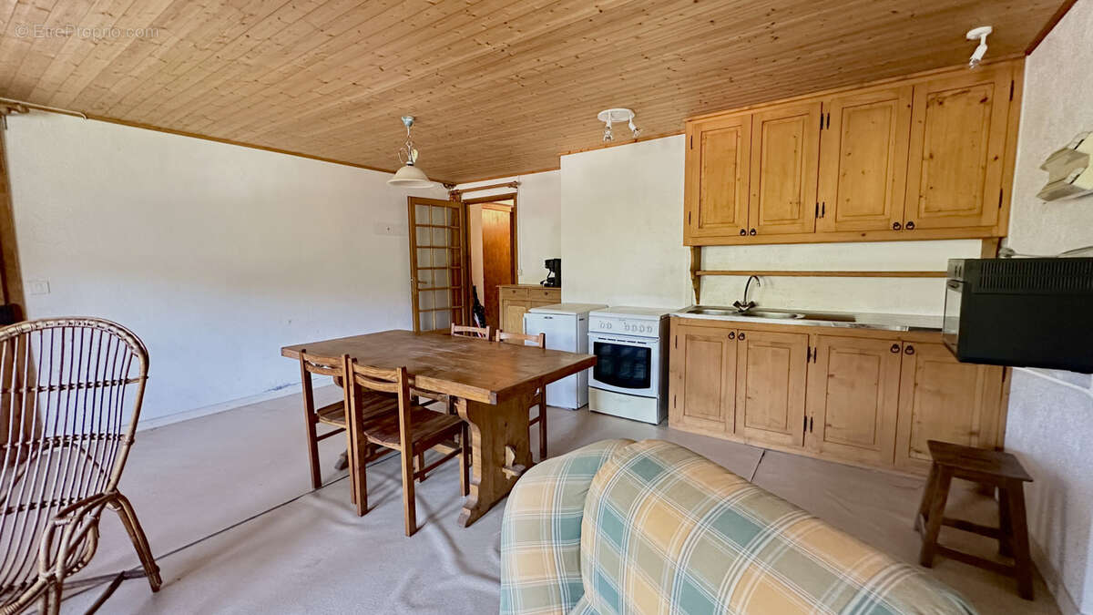 Grande propriété sur 3800m2 terrain constructible - photo 11