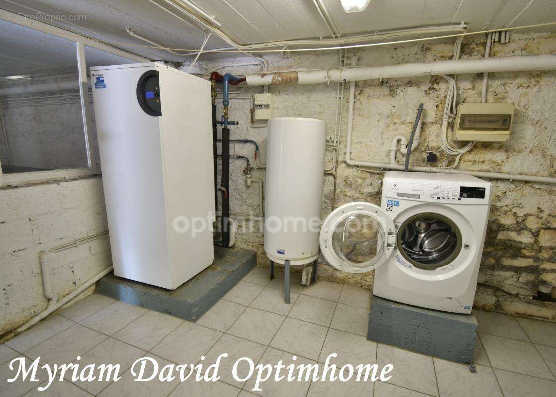 Maison familiale 171 m² – DPE C – 5 chambres – Terrain paysagé de 2 400 m² – Rostrenen - photo 15
