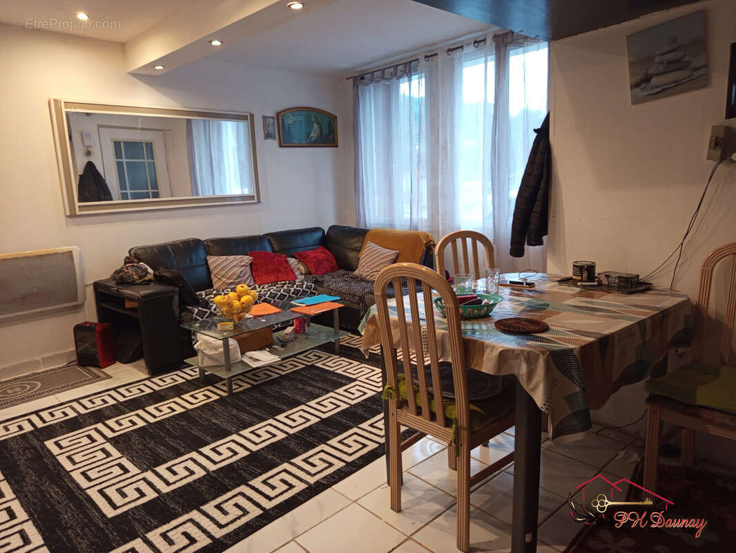 Maison à SAINT-MARTIN-DE-VALGALGUES