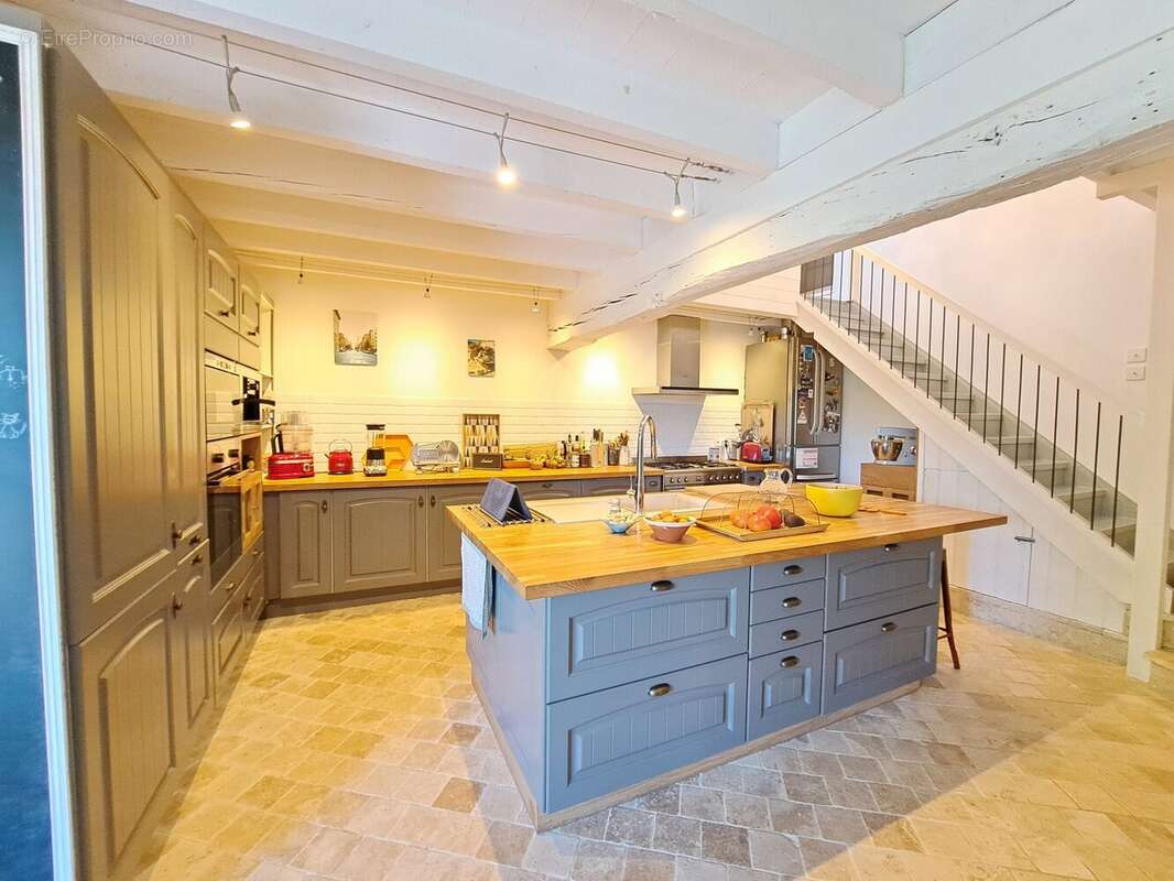 Maison à VIC-FEZENSAC