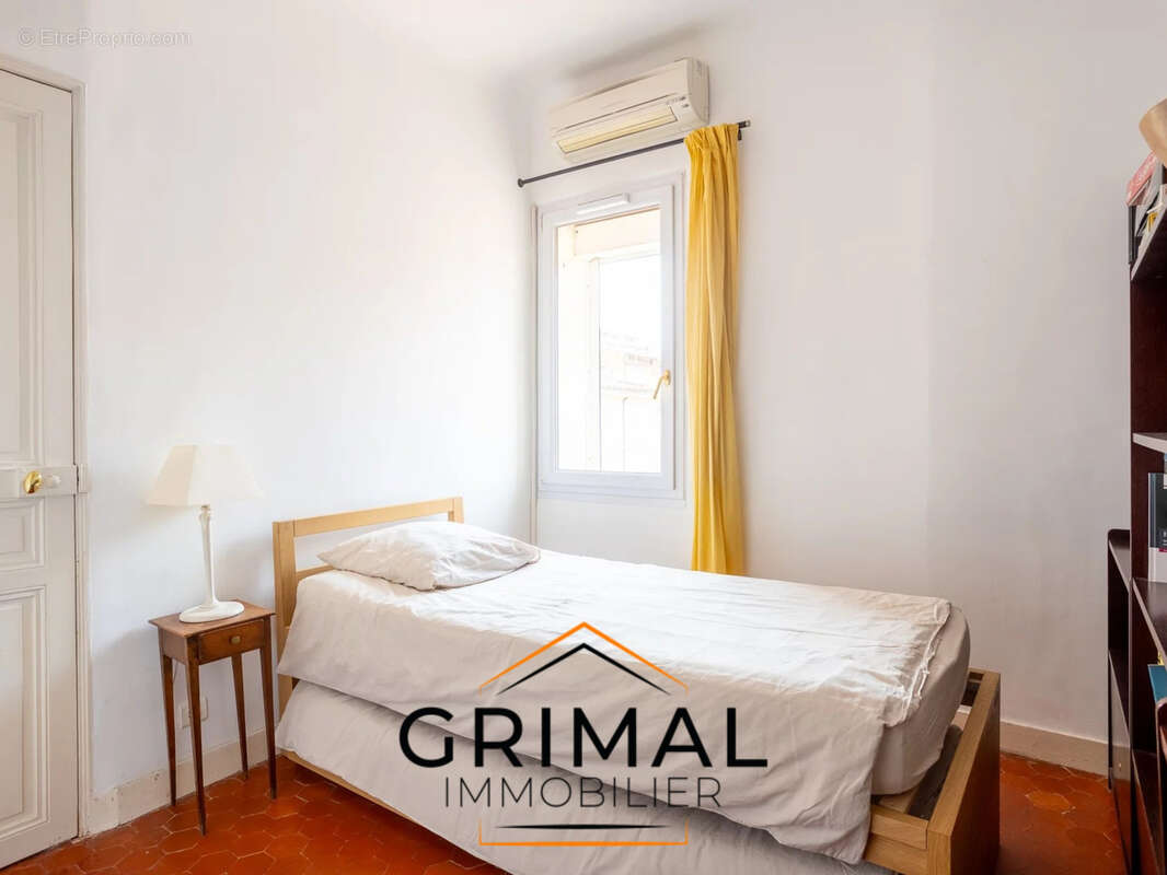 Appartement à MARSEILLE-1E