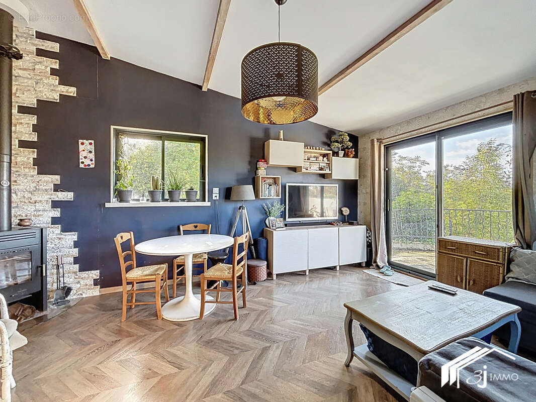 Maison à LASSERRE