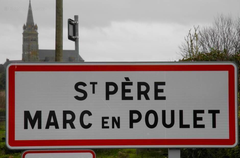 Terrain à SAINT-PERE