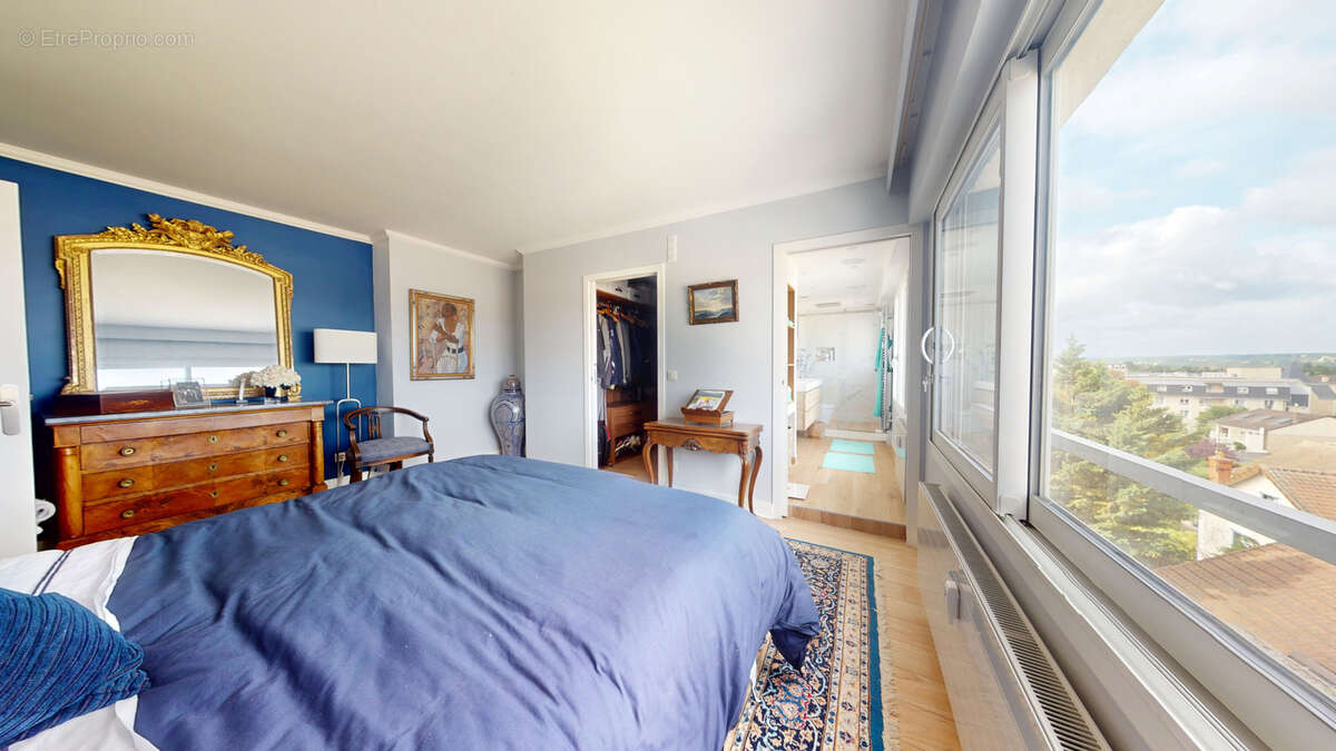Appartement à SARTROUVILLE