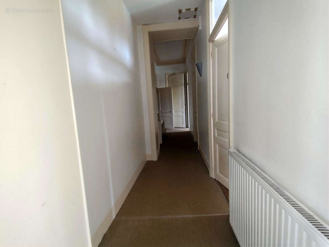 Appartement à CHAZEY-BONS