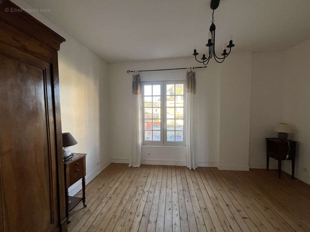 Maison à PORT-EN-BESSIN-HUPPAIN