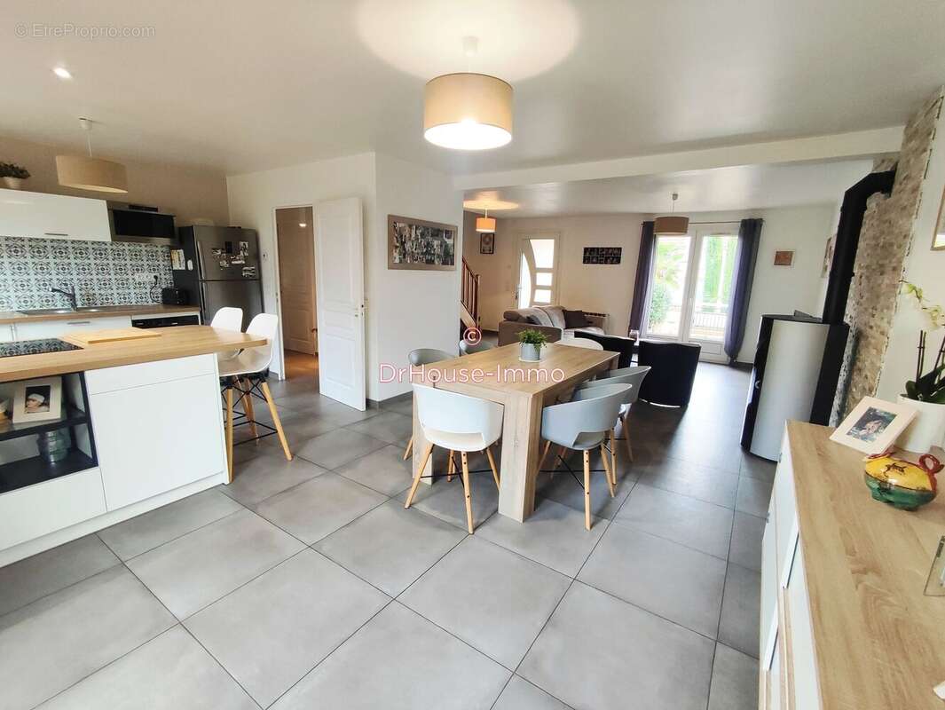 Maison à SAINT-JEAN-DE-BRAYE