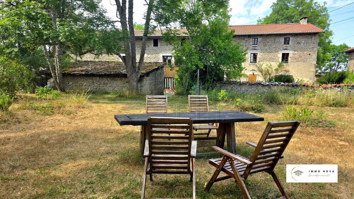 Ancien corps de ferme de caractère aménagé en chambres d'hôtes au cœur du Livradois Forez - photo 2