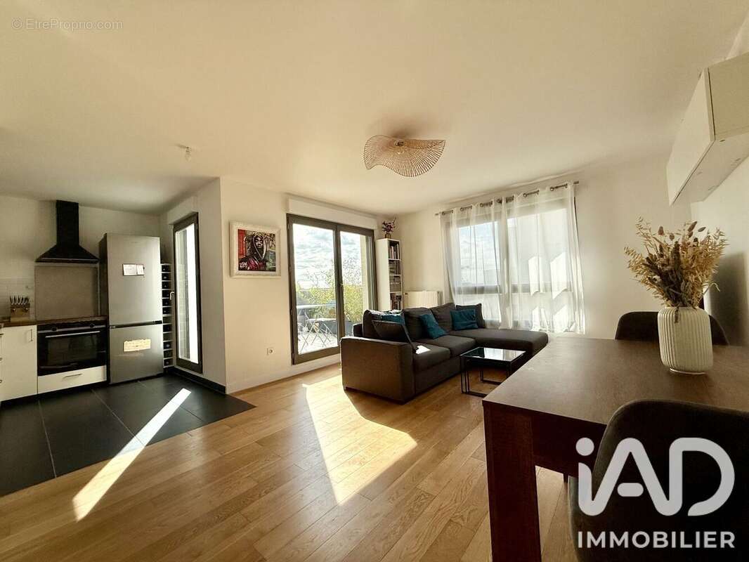Appartement 64 m² à Colombes  - photo 2