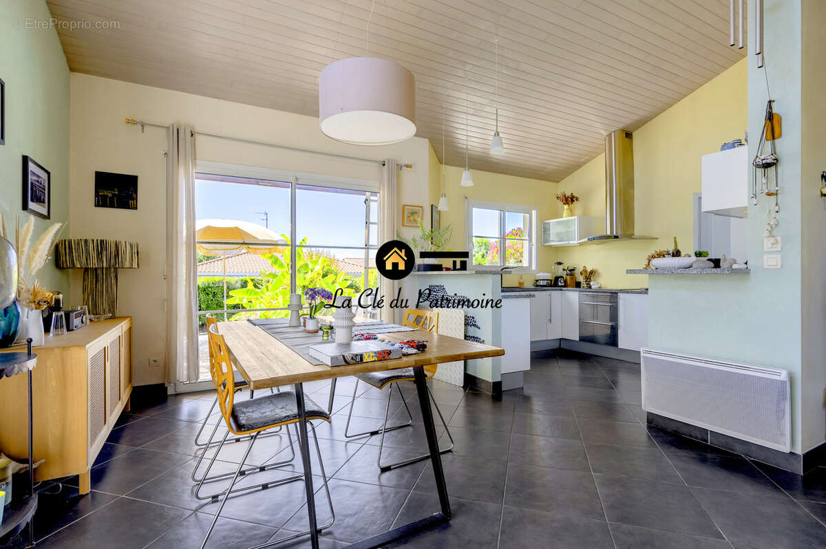 Maison de plain pied 4 pieces - 118 m2 -  piscine -garage- terrain de 857 m2 - st andre de cubzac - photo 9