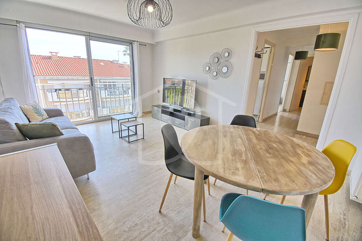 Appartement à VALLAURIS