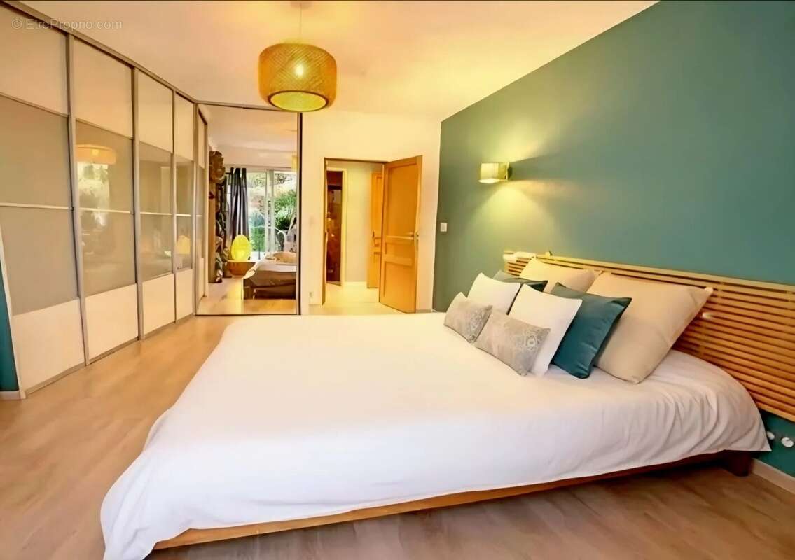 Cannes Basse Californie – Rare appartement 5 pièces en rez-de-jardin avec 127 m² d’extérieur - photo 2