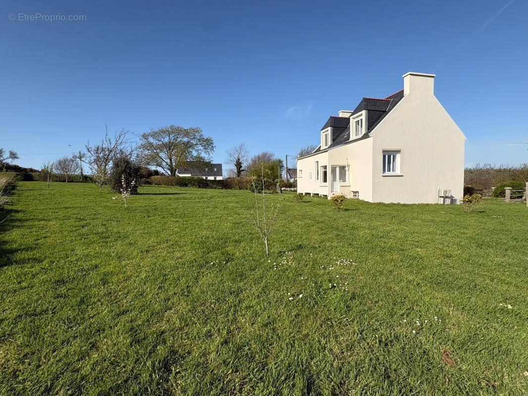 Maison à SAINT-PABU