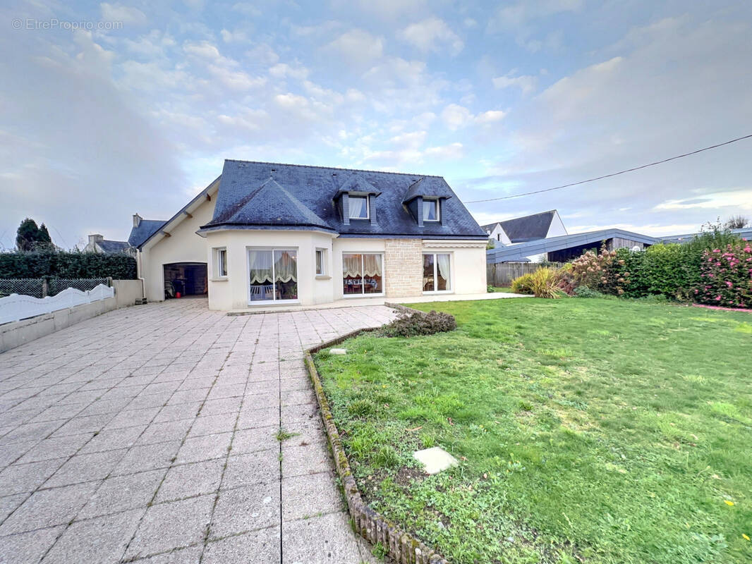 Maison à CAMORS