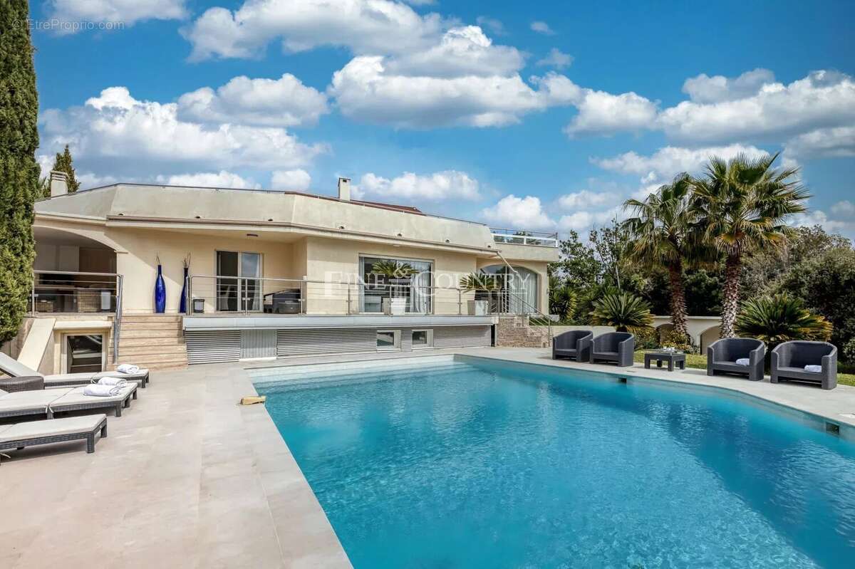 Maison à VALBONNE