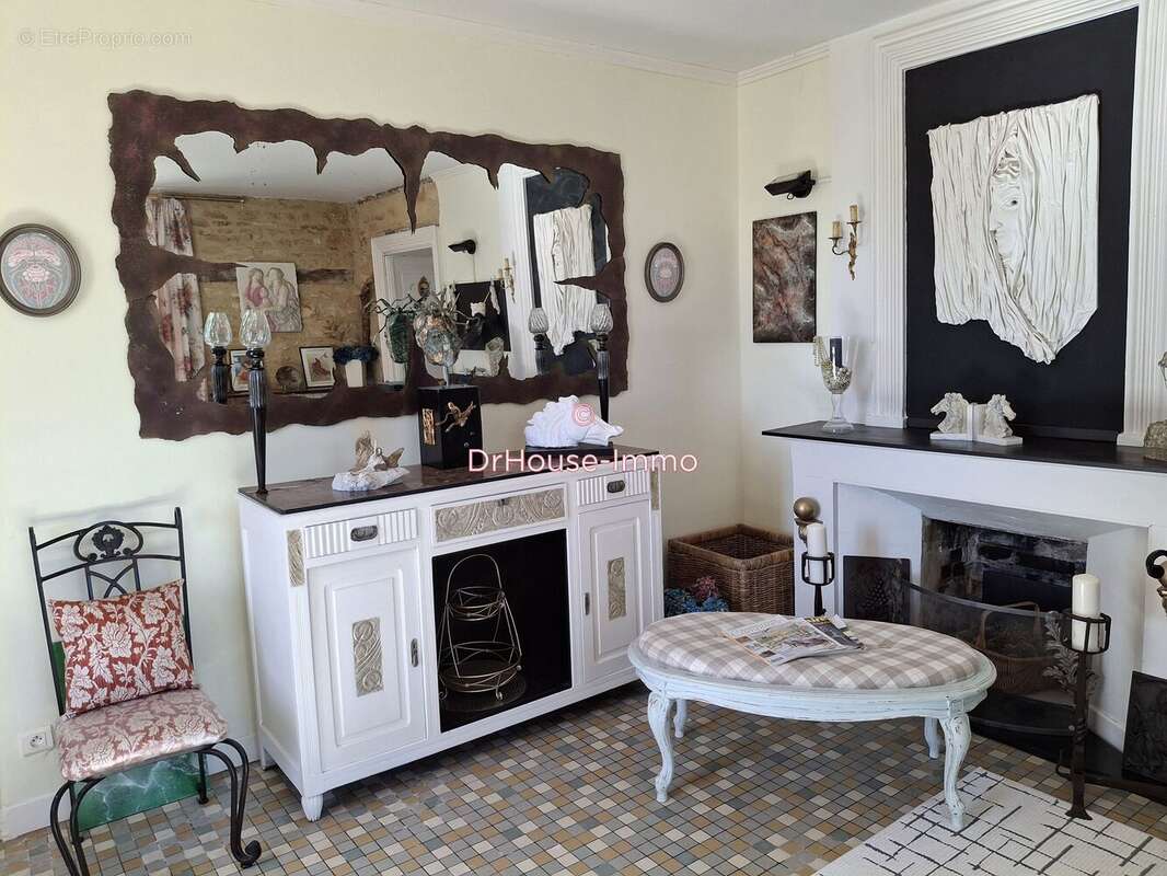 Maison à BLANQUEFORT-SUR-BRIOLANCE