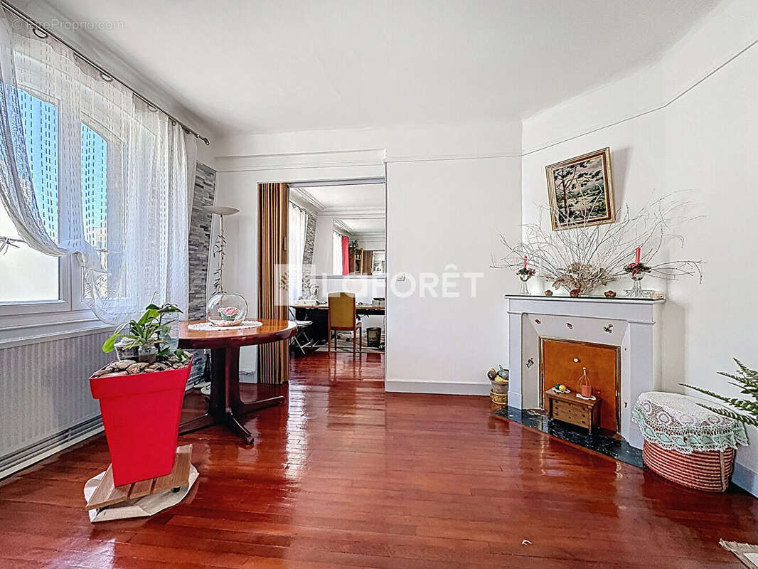Appartement à SURESNES
