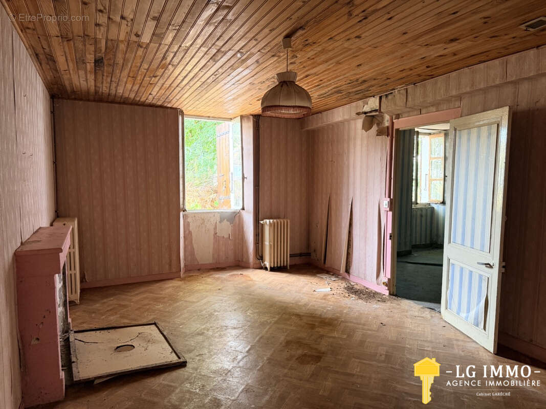 Maison Charentaise à rénover entièrement - photo 12