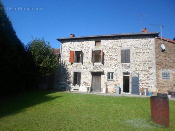 Appartement à BUJALEUF