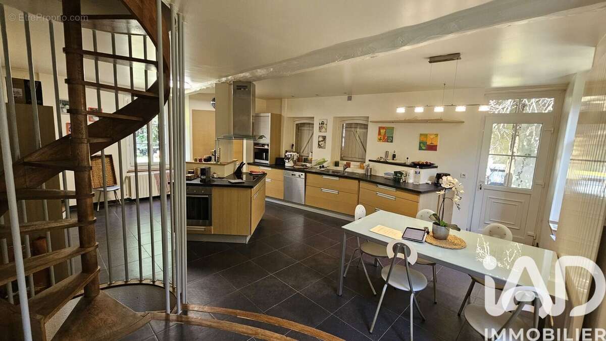 Maison 365 m² à Villiers-Sur-Seine  - photo 8