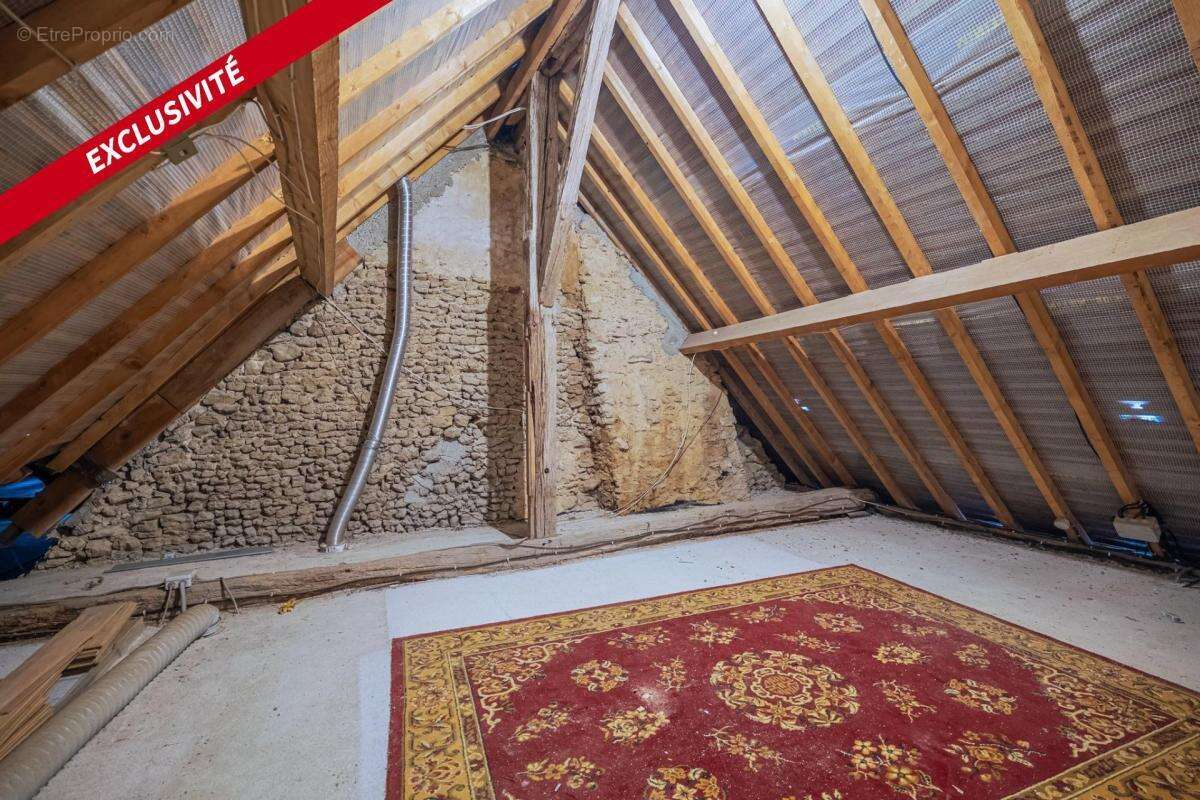 Maison à BONNETABLE