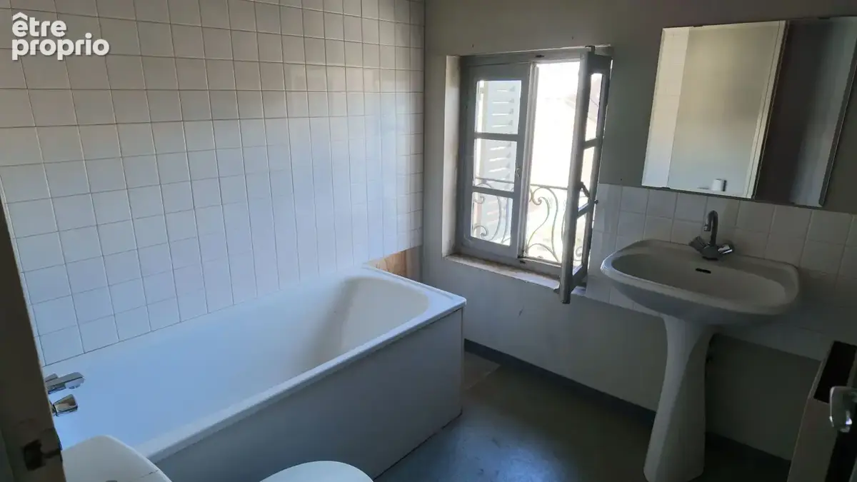 Appartement 3 pièces 113 m² à vendre à Lons-Le-Saunier (39000) - photo 3