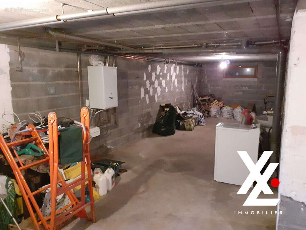 Maison à VELAINE-EN-HAYE