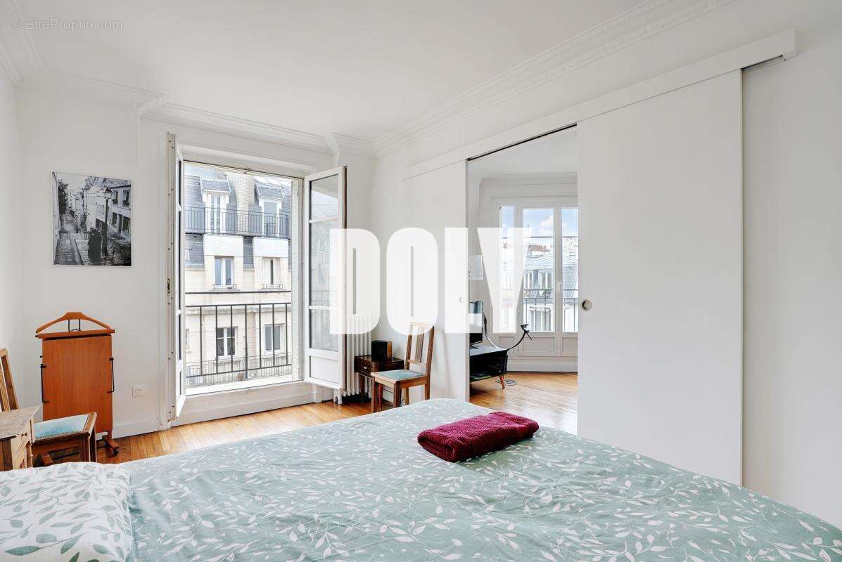 Appartement à PARIS-18E