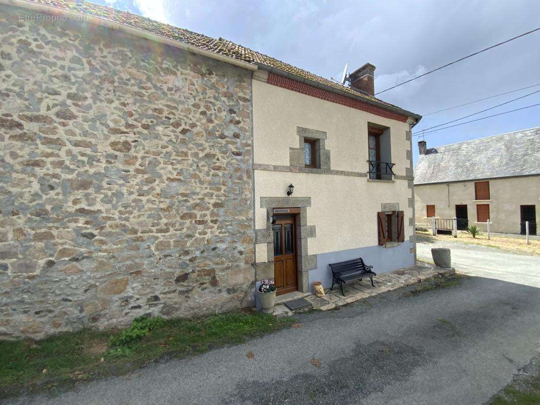 Maison à SAINT-DIZIER-LES-DOMAINES